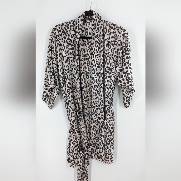 VICTORIA SECRET SILK Animal Print PINK BLACK WHITE ROBE Size S/M - Picture 1 of 3